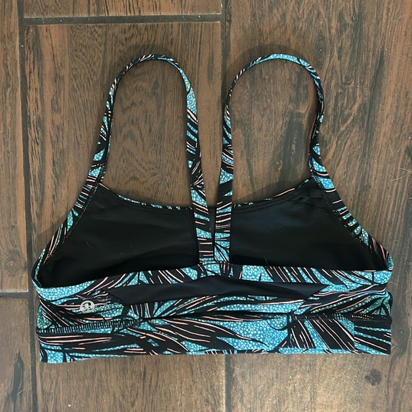 Lululemon sports bra - Picture 2 of 3